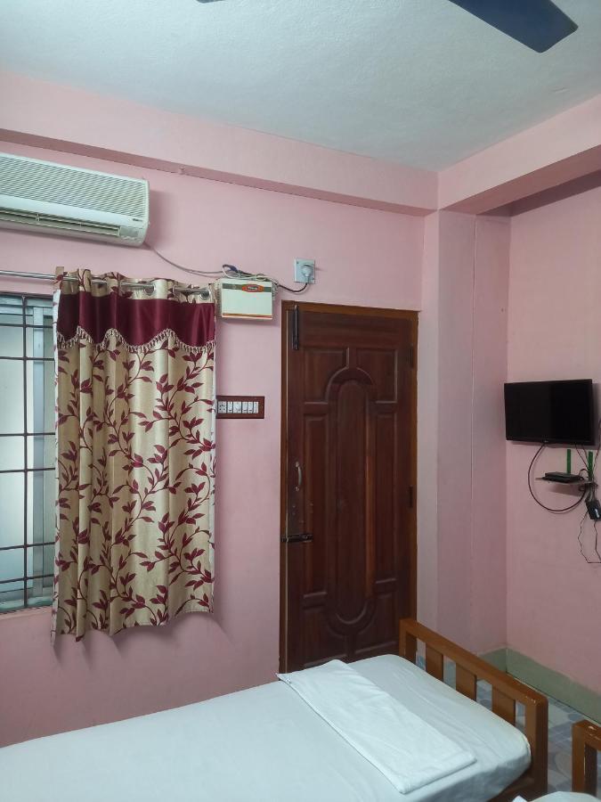Parisha Residency- Temple Side Hotel 吉登伯勒姆 外观 照片