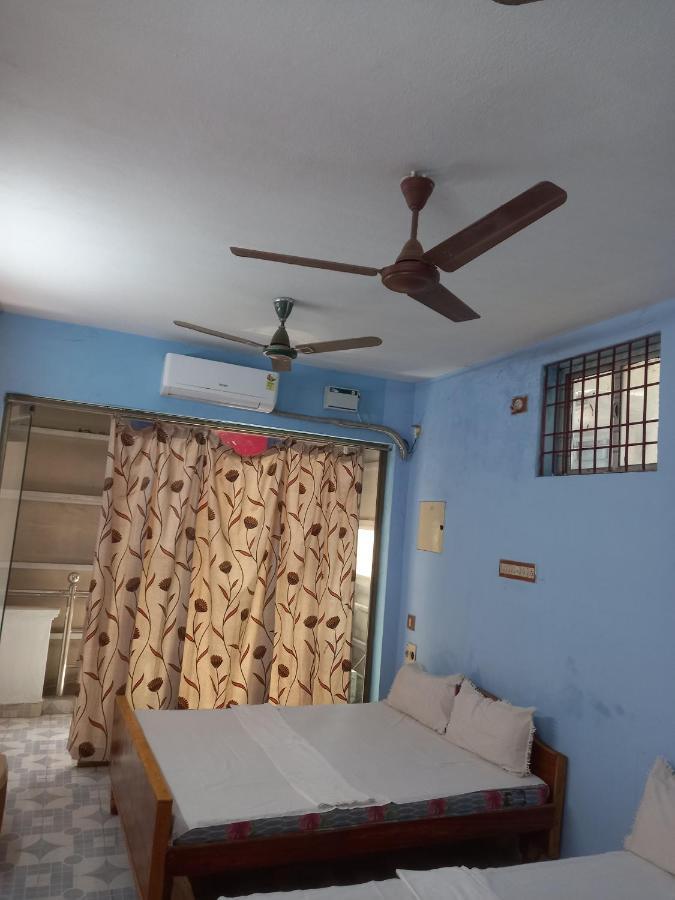 Parisha Residency- Temple Side Hotel 吉登伯勒姆 外观 照片