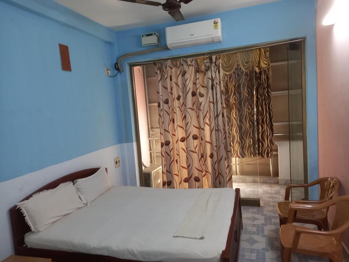 Parisha Residency- Temple Side Hotel 吉登伯勒姆 外观 照片