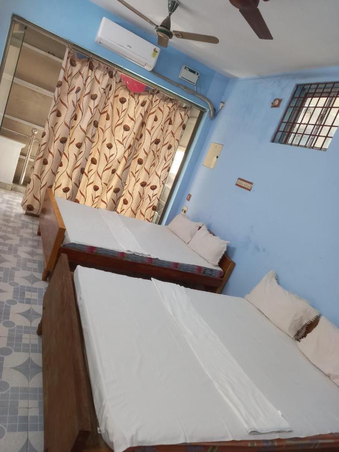 Parisha Residency- Temple Side Hotel 吉登伯勒姆 外观 照片