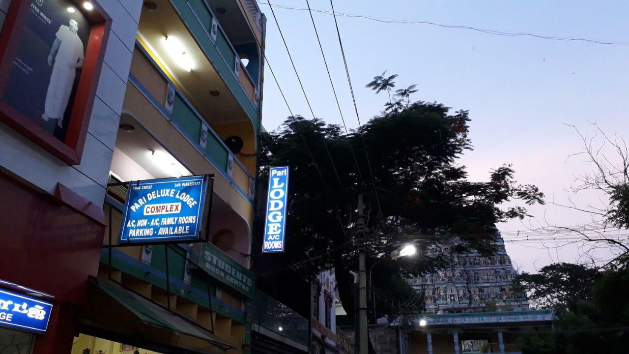 Parisha Residency- Temple Side Hotel 吉登伯勒姆 外观 照片